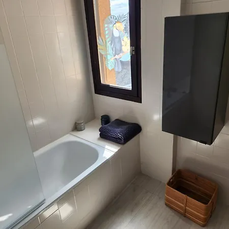 Le Ma'lo'cle Apartment Montbazens